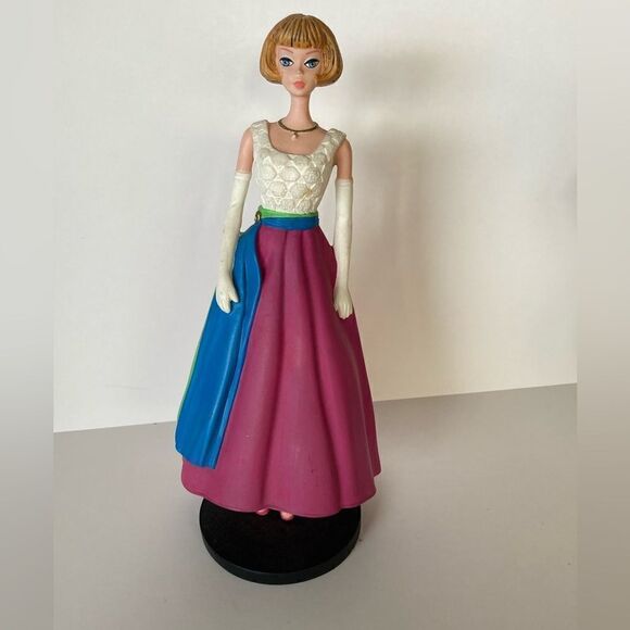 Vintage The Danbury Mint Fraternity Dance Barbie Figurine 1994 - Picture 5 of 6